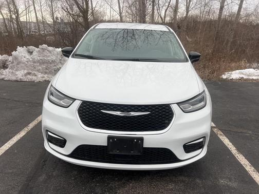 2024 Chrysler Pacifica Touring-L