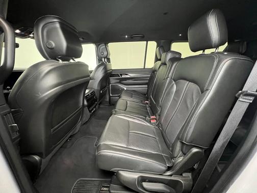 2023 Jeep Wagoneer L Series II