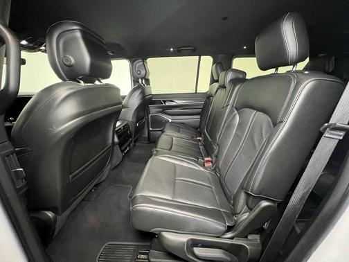 2023 Jeep Wagoneer L Series II