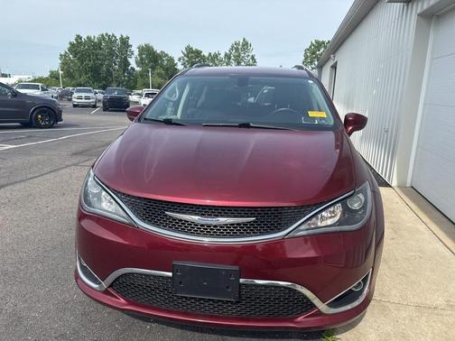 2018 Chrysler Pacifica Touring-L