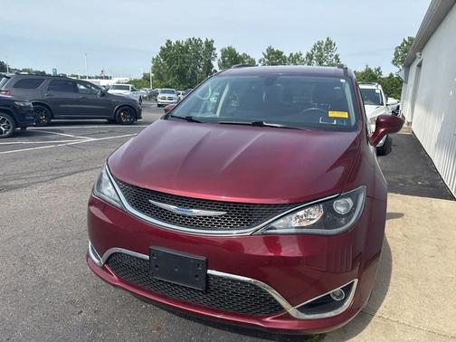2018 Chrysler Pacifica Touring-L
