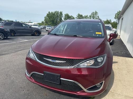 2018 Chrysler Pacifica Touring-L