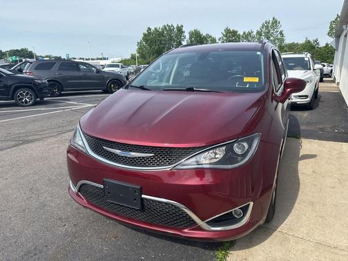 2018 Chrysler Pacifica Touring-L