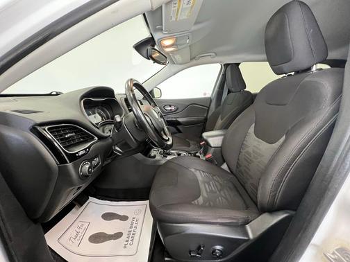 2020 Jeep Cherokee Latitude