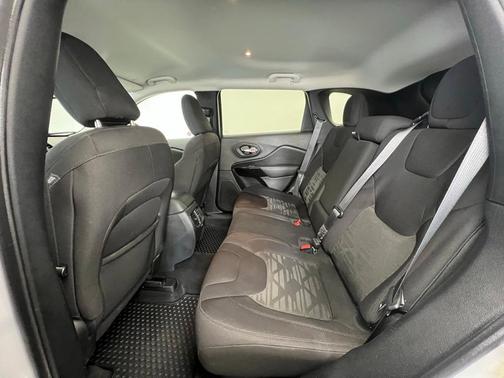 2020 Jeep Cherokee Latitude