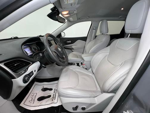 2022 Jeep Cherokee Latitude Lux