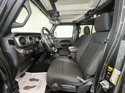 2022 Jeep Gladiator Sport