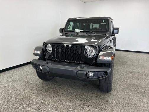2022 Jeep Gladiator Sport