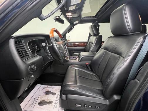 2017 Lincoln Navigator Select