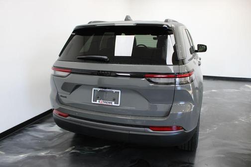Gray 2027 Jeep Grand Cherokee Limited