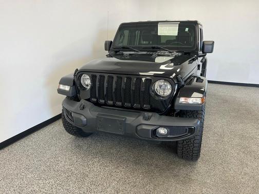 2020 Jeep Wrangler Unlimited Sahara Altitude