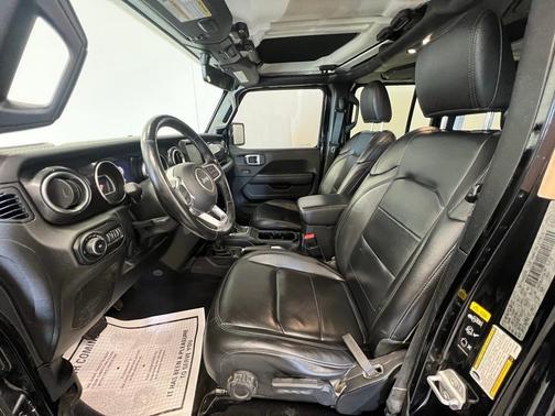 2020 Jeep Wrangler Unlimited Sahara Altitude