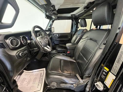 2020 Jeep Wrangler Unlimited Sahara Altitude