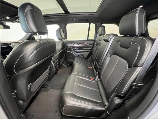 2024 Jeep Grand Cherokee Overland