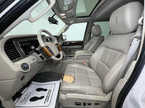2011 Lincoln Navigator Base
