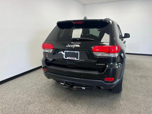 2019 Jeep Grand Cherokee Laredo E