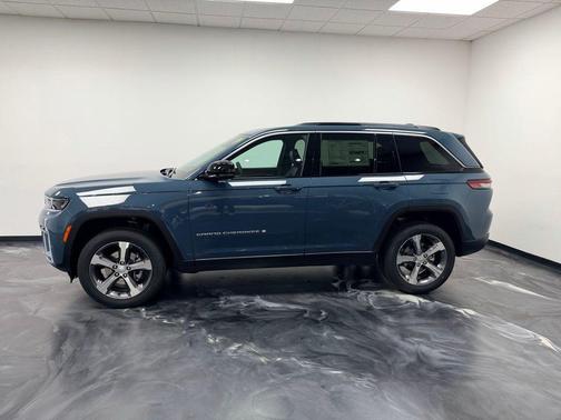 Steel Blue 2026 Jeep Grand Cherokee Limited 4x4