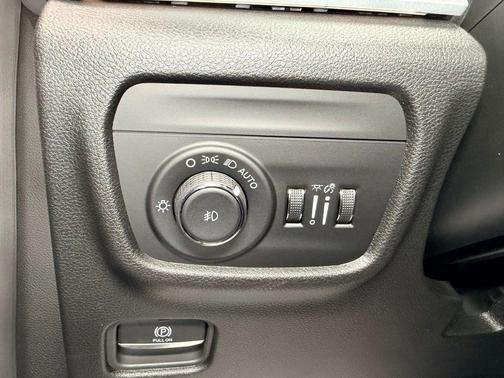 Steel Blue 2026 Jeep Grand Cherokee Limited 4x4