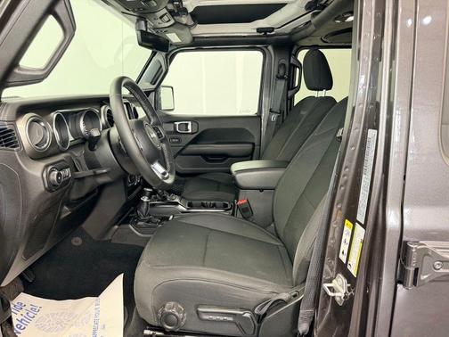 Granite Crystal Clearcoat Metallic 2018 Jeep Wrangler Unlimited Sahara