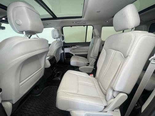 2024 Jeep Wagoneer Series III