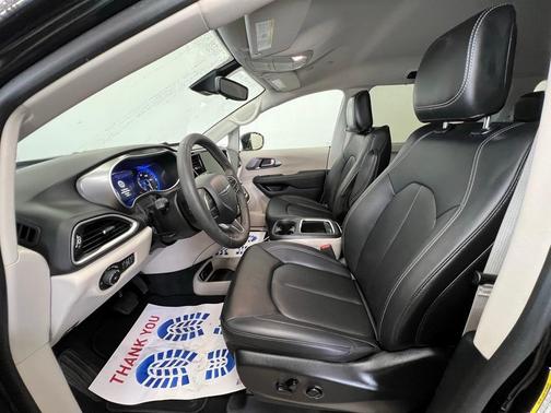 2024 Chrysler Pacifica Touring-L