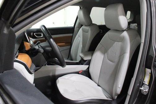 Granite Crystal Clearcoat Metallic 2022 Jeep Compass Limited