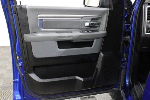 Blue Streak Pearlcoat 2019 RAM 1500 Classic SLT