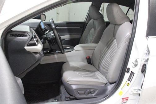 Super White 2021 Toyota Camry SE