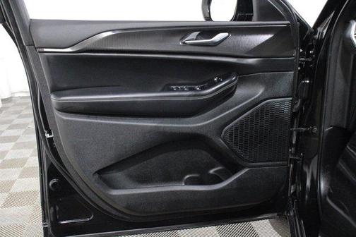 Diamond Black 2023 Jeep Grand Cherokee L Laredo