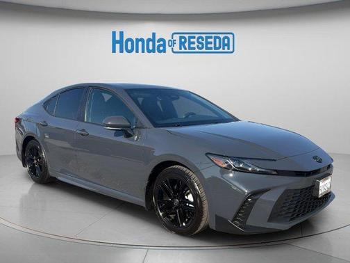 UNDERGROUND 2025 Toyota Camry SE