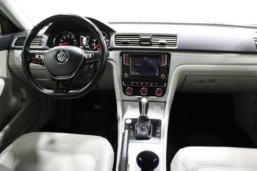 2019 Volkswagen Passat 2.0T Wolfsburg