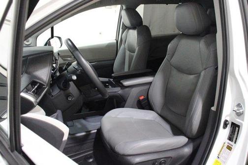 2023 Toyota Sienna Limited