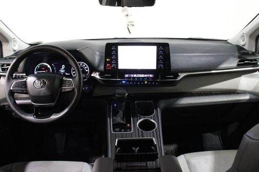 2023 Toyota Sienna Limited