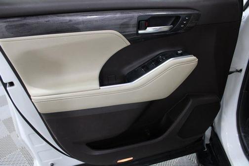 Wind Chill Pearl 2022 Toyota Highlander Limited