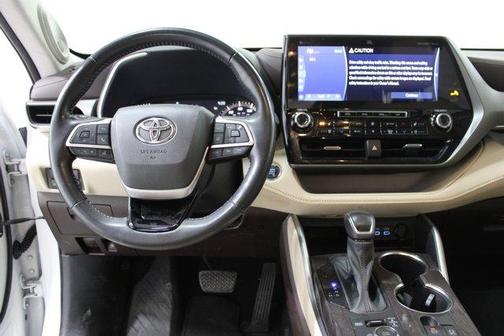 Wind Chill Pearl 2022 Toyota Highlander Limited