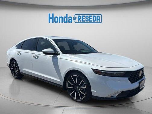 Platinum White Pearl 2023 Honda Accord Hybrid Touring