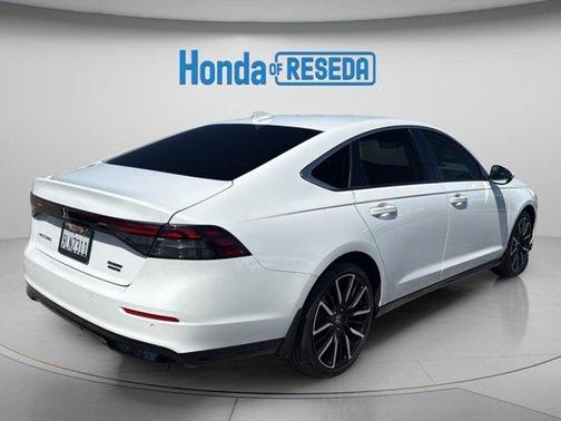 Platinum White Pearl 2023 Honda Accord Hybrid Touring