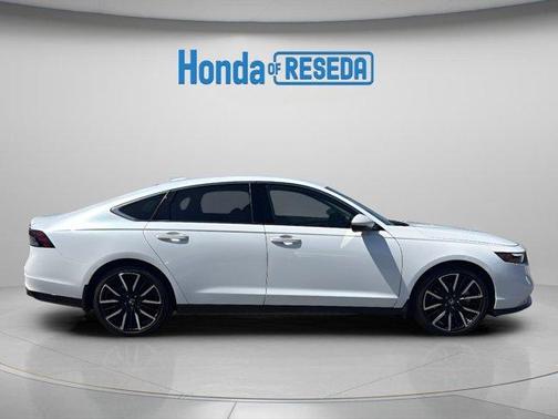 Platinum White Pearl 2023 Honda Accord Hybrid Touring