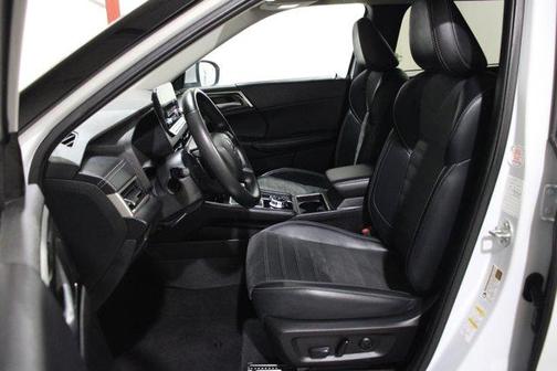 2024 Mitsubishi Outlander SE Black Edition