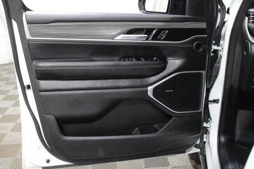 Bright White Clearcoat 2024 Jeep Wagoneer L Series II