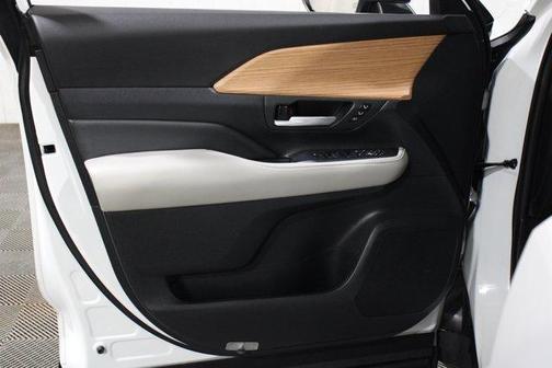 2024 Toyota Grand Highlander Hybrid LIMITED