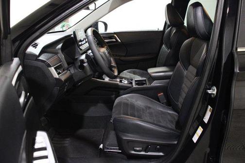 2023 Mitsubishi Outlander SE Special Edition