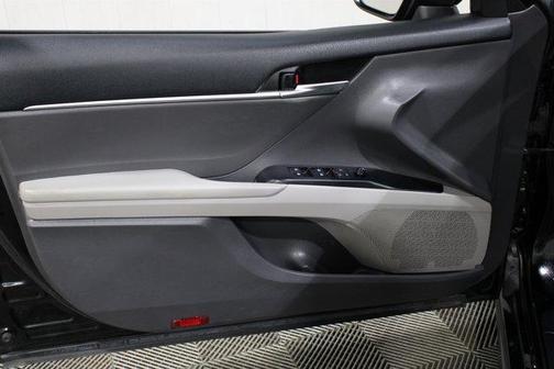 2020 Toyota Camry Hybrid SE