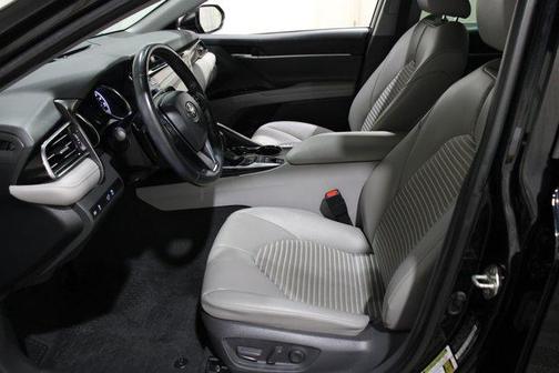 2020 Toyota Camry Hybrid SE