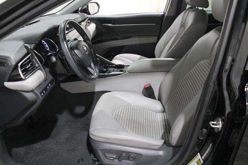 2020 Toyota Camry Hybrid SE