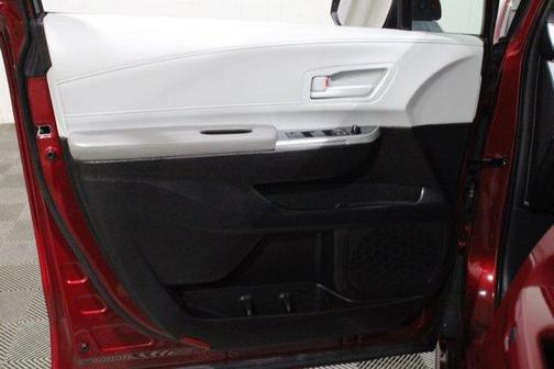 2025 Toyota Sienna LE