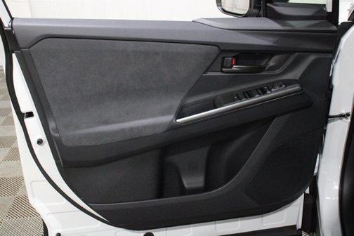 Wind Chill Pearl 2026 Toyota C-HR SE