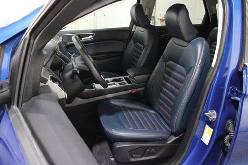 Atlas Blue Metallic 2024 Ford Edge SEL