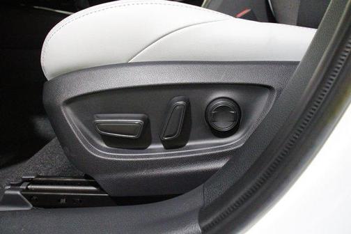 Wind Chill Pearl 2027 Toyota Corolla Hatchback XSE