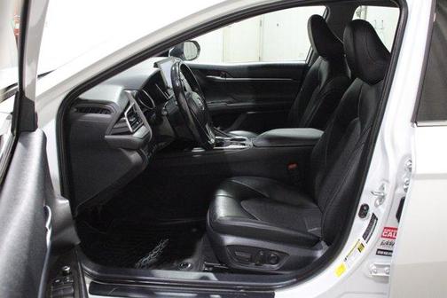 Wind Chill Pearl 2022 Toyota Camry Hybrid XLE